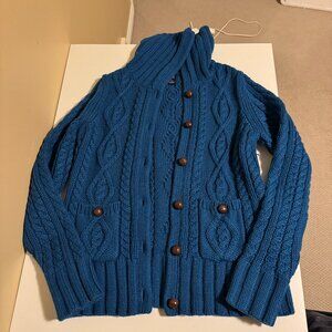 GAP Blue Cable Knit Sweater. Size Large